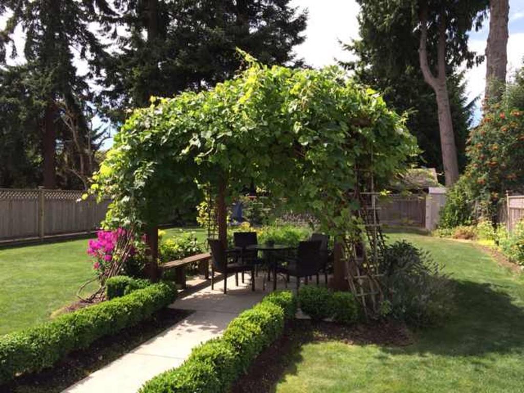 Imperial House Bed & Breakfast Burnaby Dış mekan fotoğraf