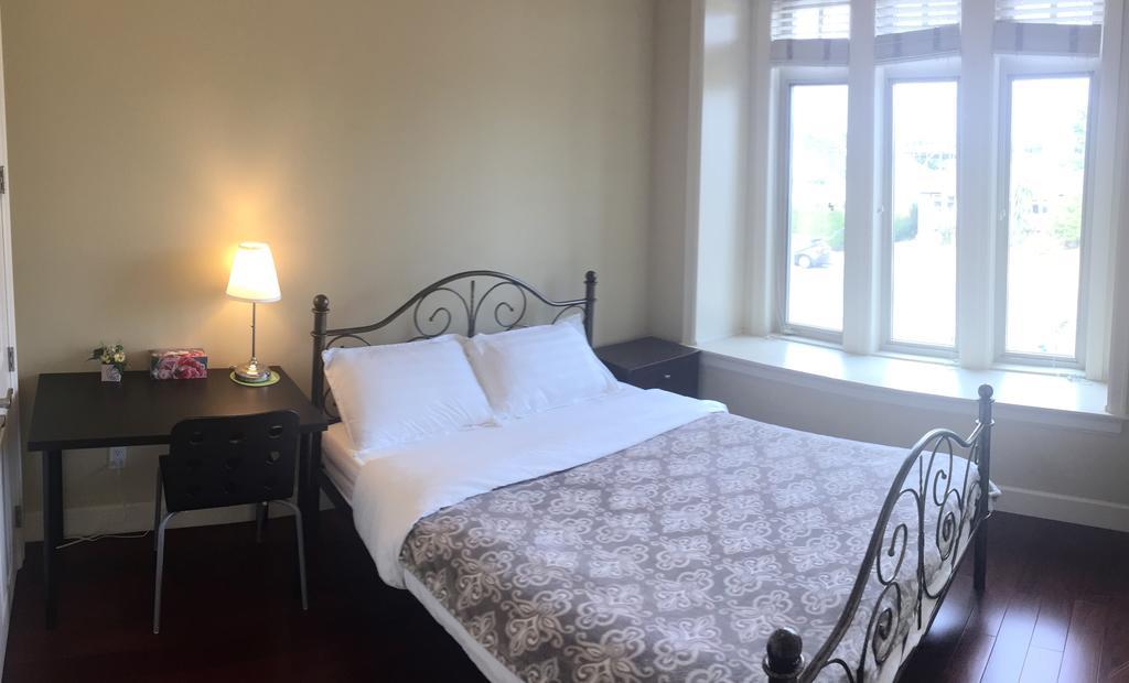 Imperial House Bed & Breakfast Burnaby Oda fotoğraf
