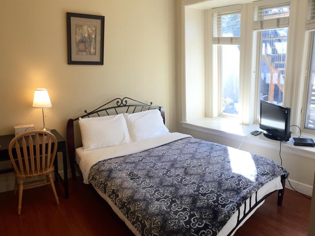 Imperial House Bed & Breakfast Burnaby Oda fotoğraf