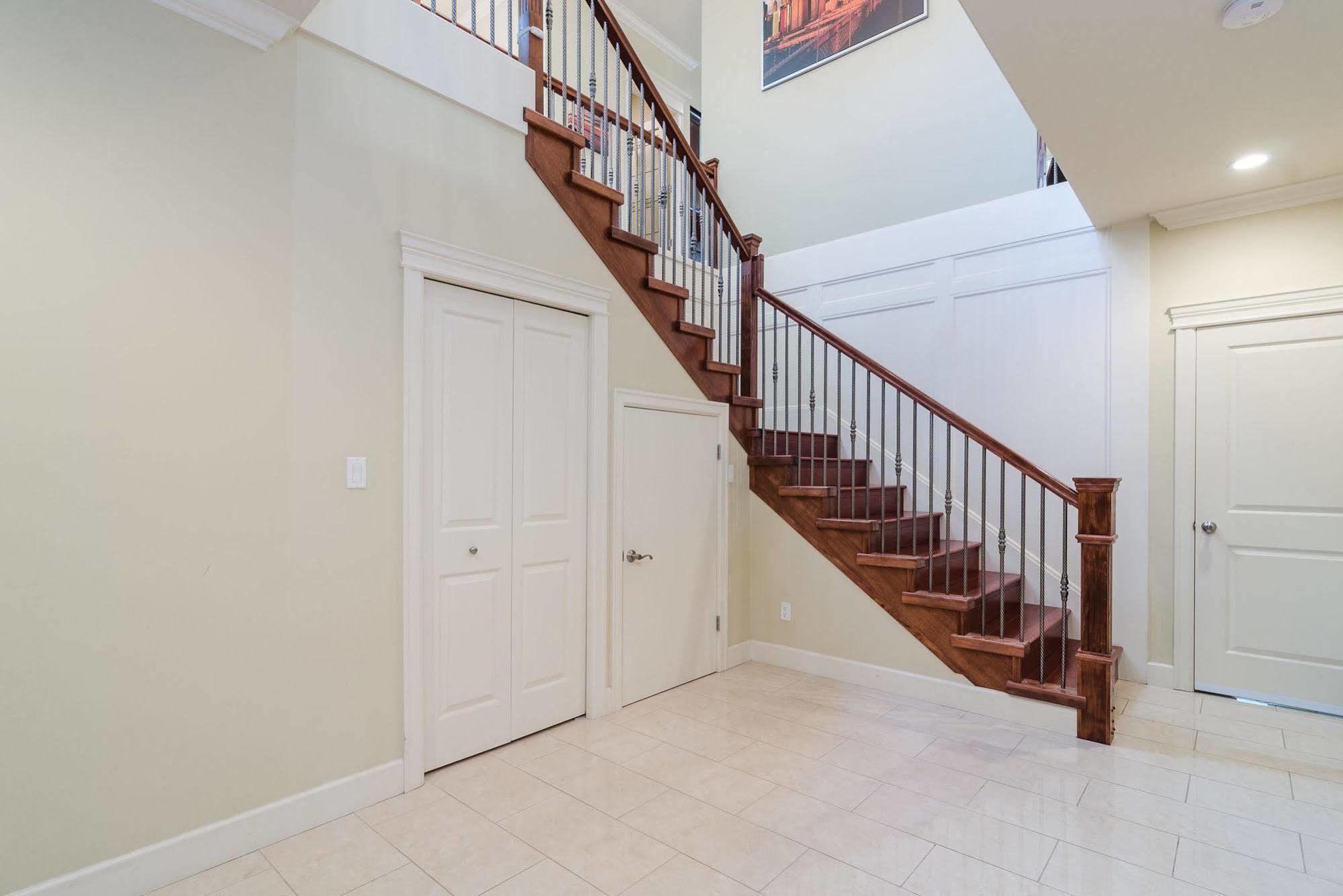 Imperial House Bed & Breakfast Burnaby Dış mekan fotoğraf
