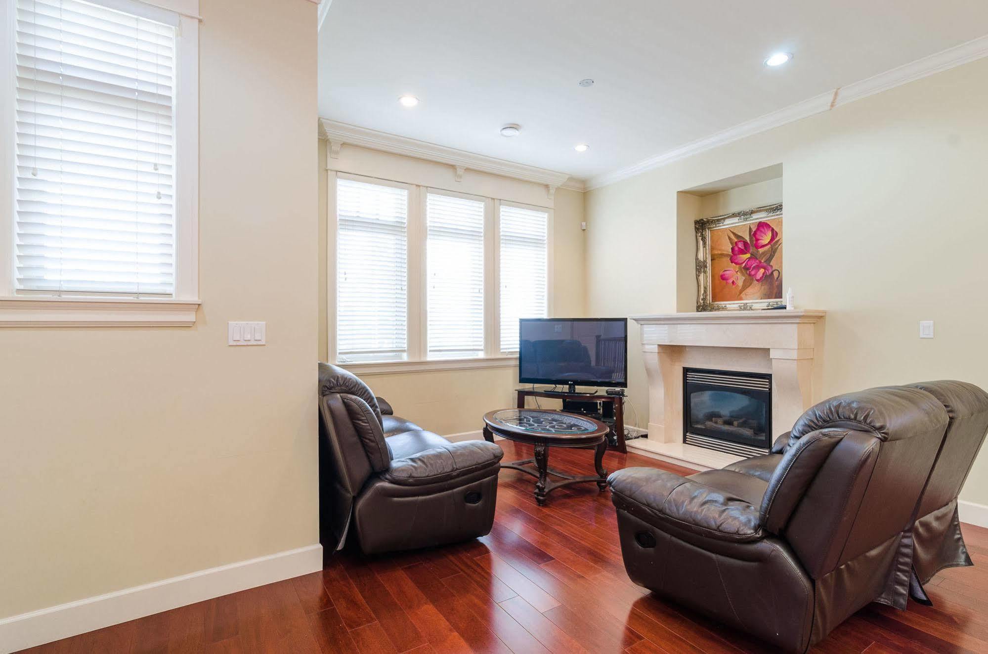 Imperial House Bed & Breakfast Burnaby Dış mekan fotoğraf